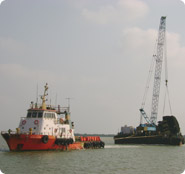 Wreck removal tugboat 